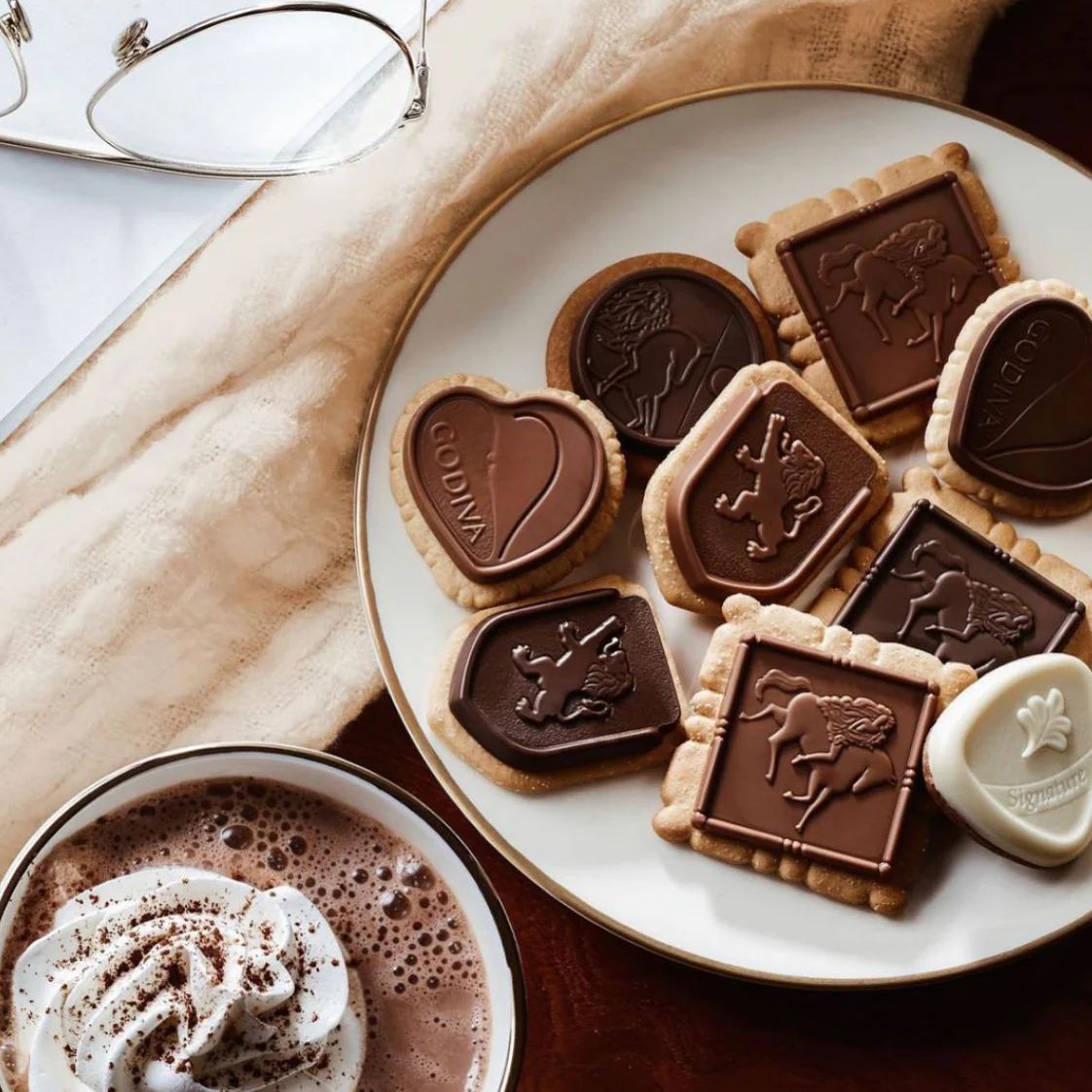 Assorted Chocolate Biscuits Box, 20 Pieces | 155g - Image 5