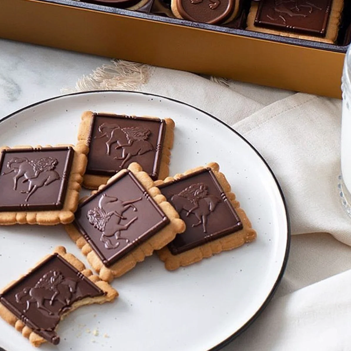 Assorted Chocolate Biscuits Box, 20 Pieces | 155g - Image 6
