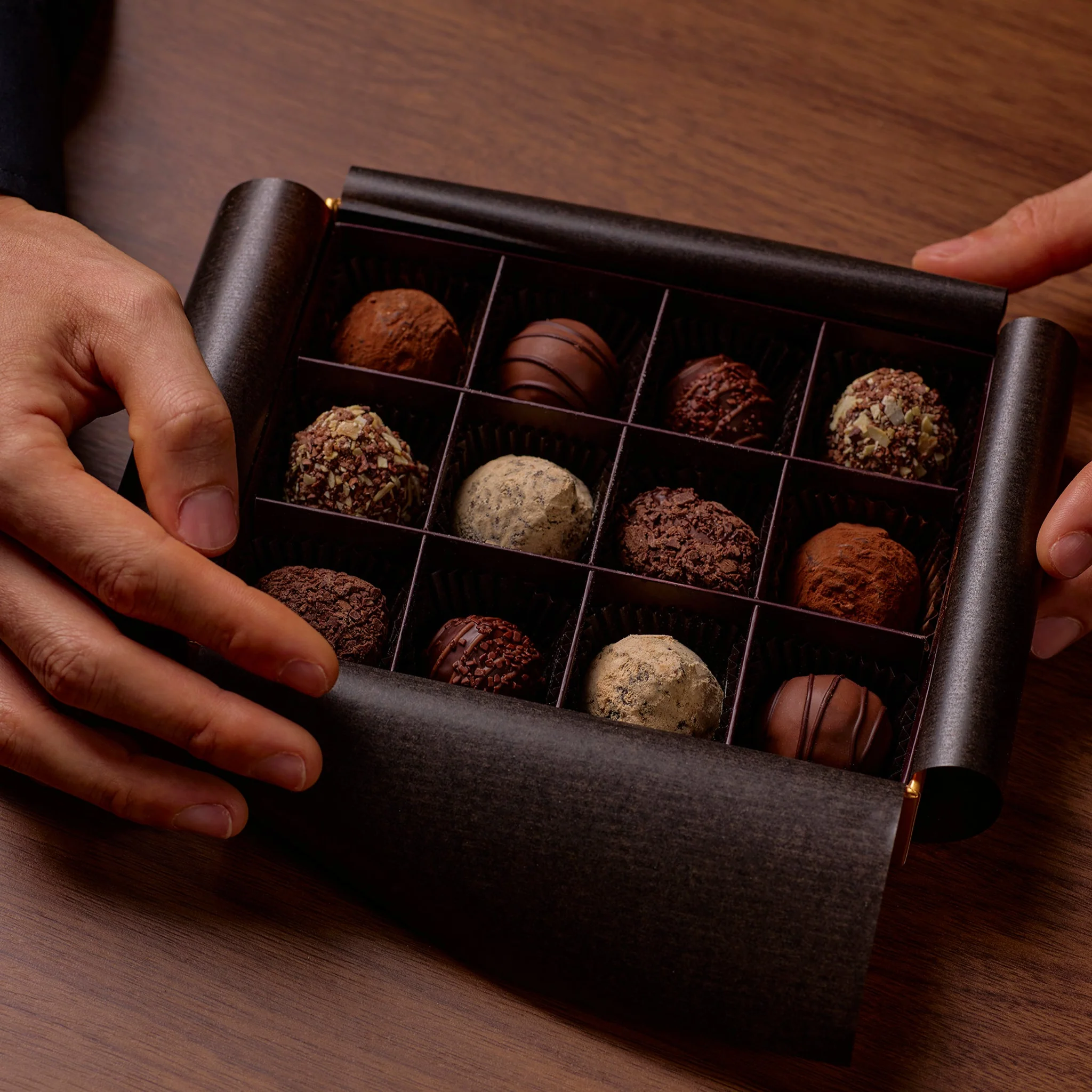 Legendaire Truffles Gift Box, 12 Pieces | 174g - Image 5