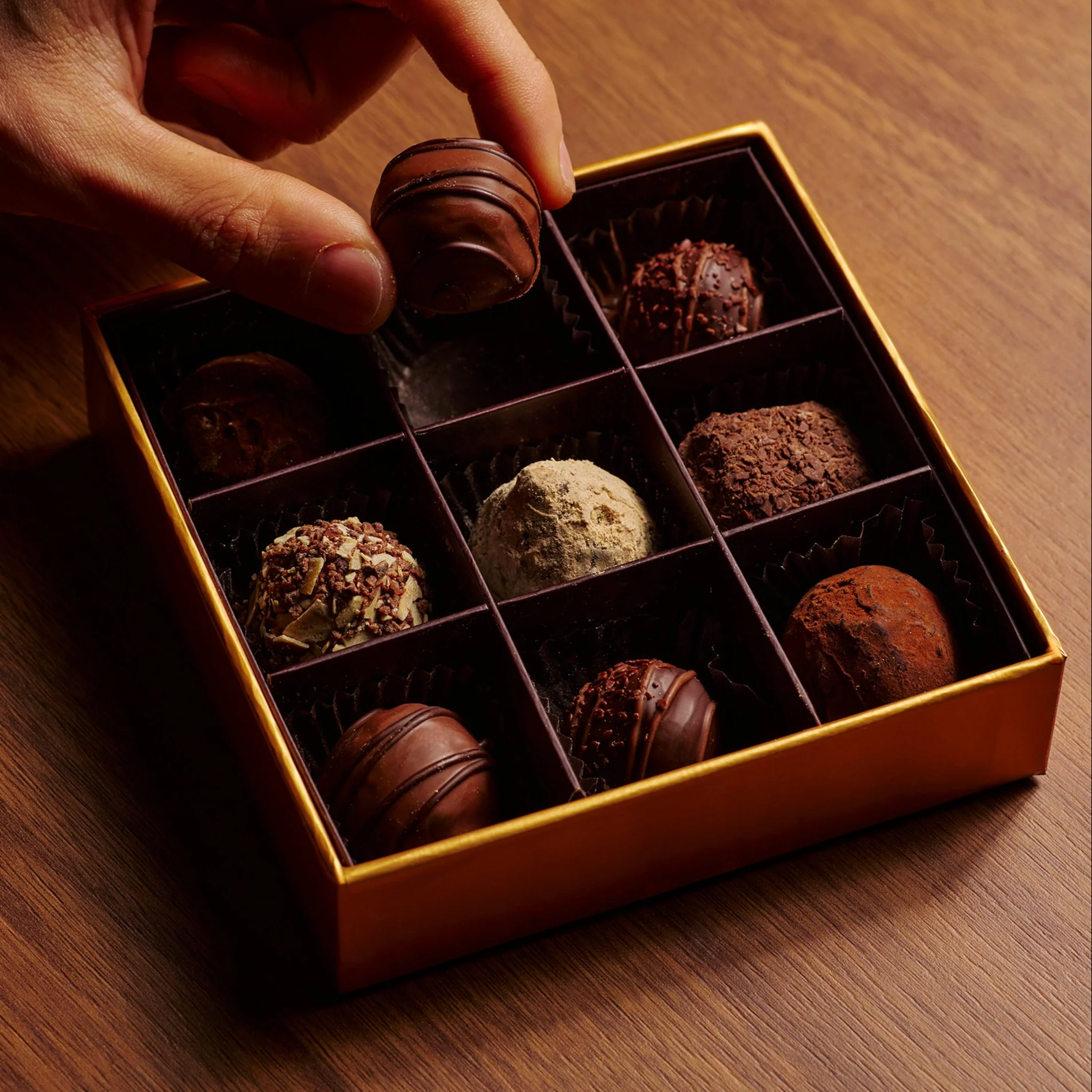 Legendaire Truffles Gift Box, 9 Pieces | 128g - Image 4
